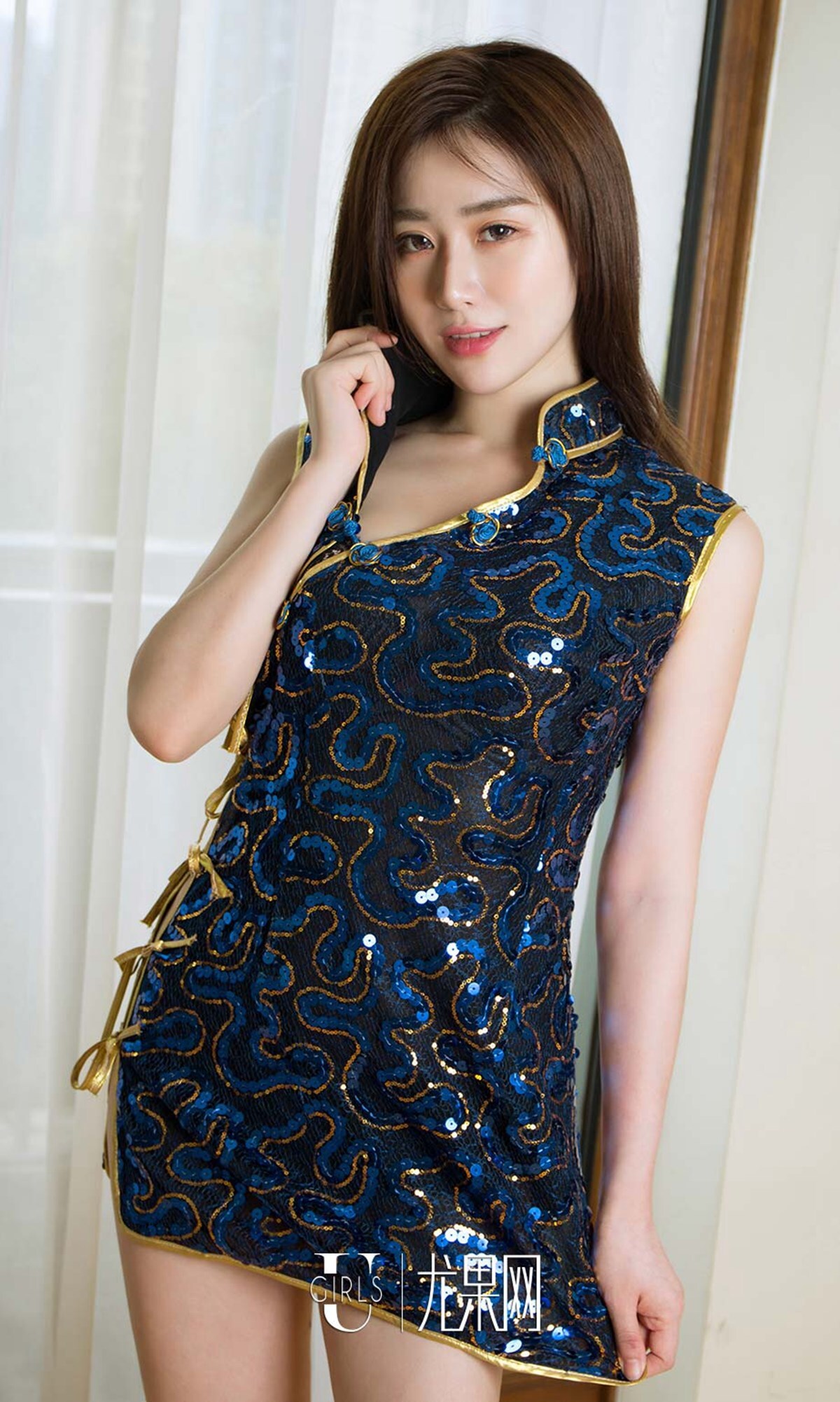 [Ugirls爱尤物]写真 2018.02.12 NO.999 大红色的长裙 甜馨